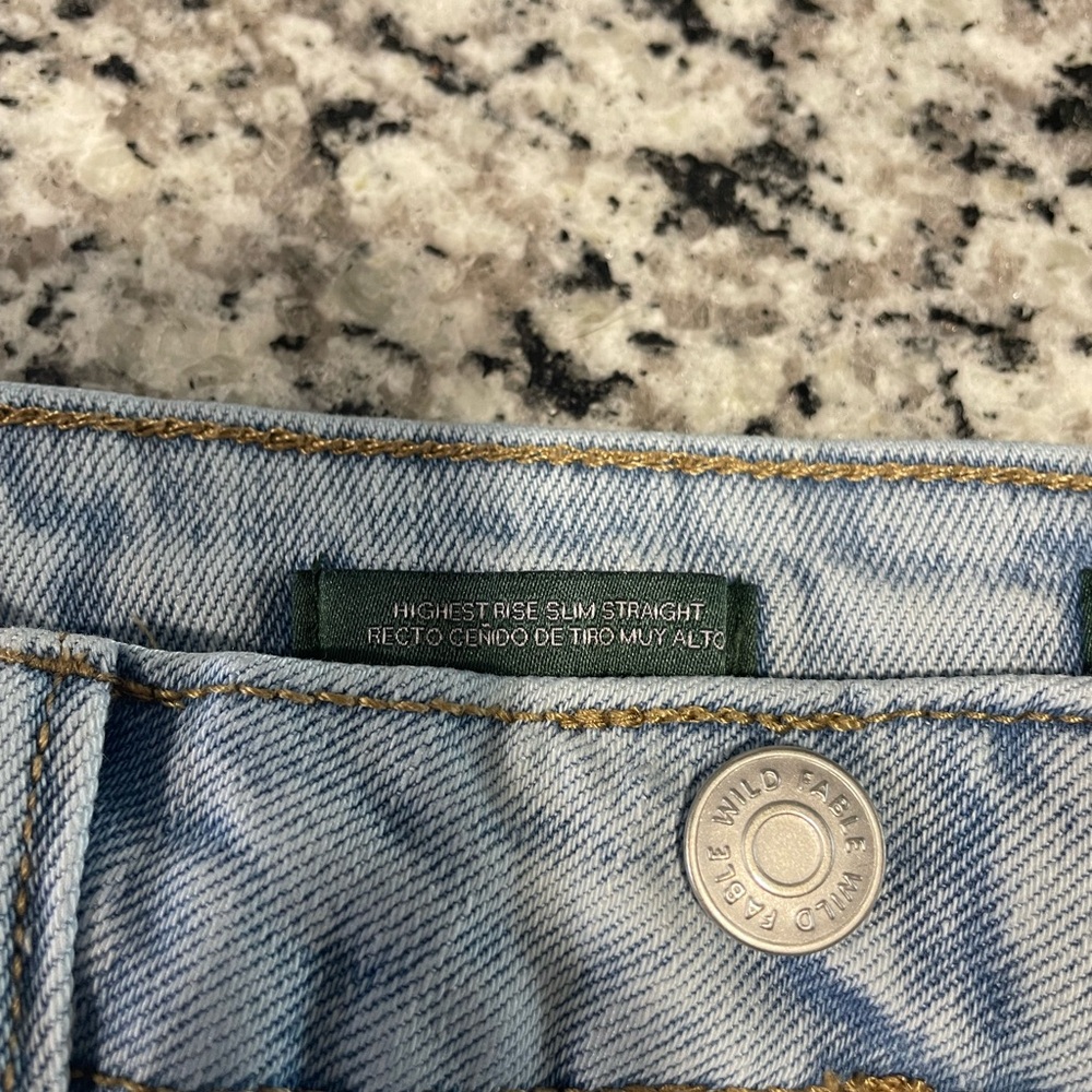 Light Wash Distressed Jeans - Picture 5 of 8